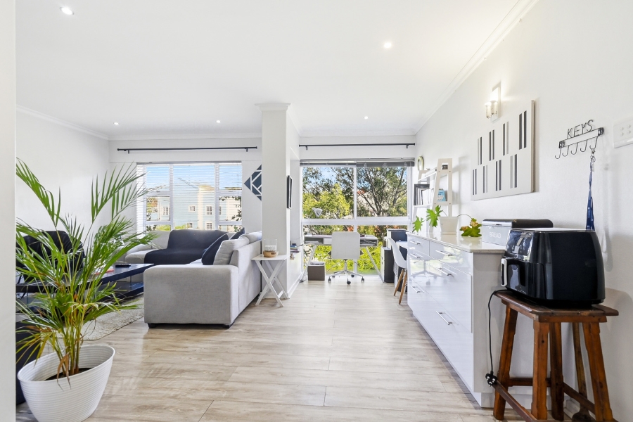 1 Bedroom Property for Sale in Wynberg Upper Western Cape